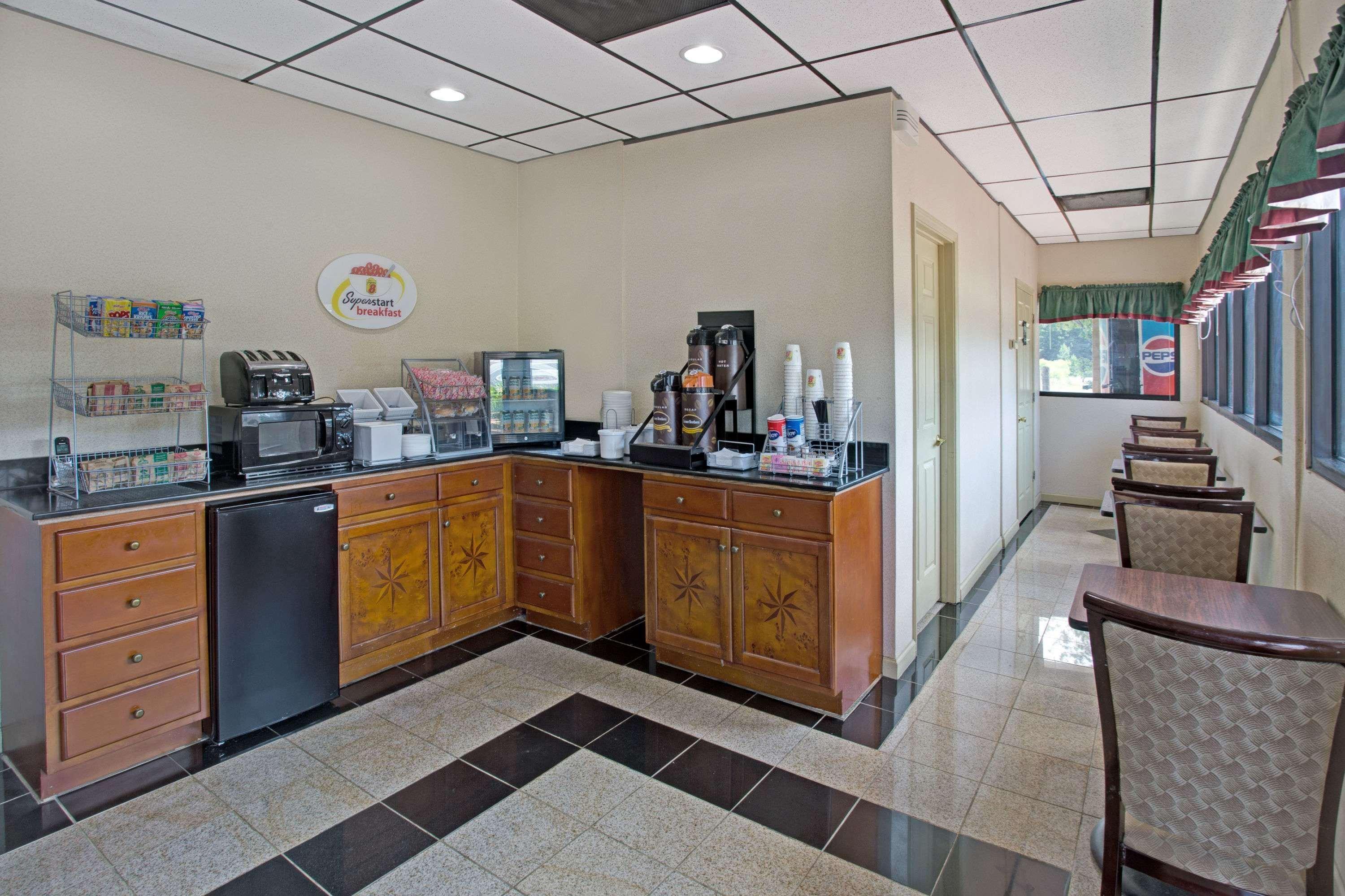 Super 8 By Wyndham Suwanee Hotel Buitenkant foto