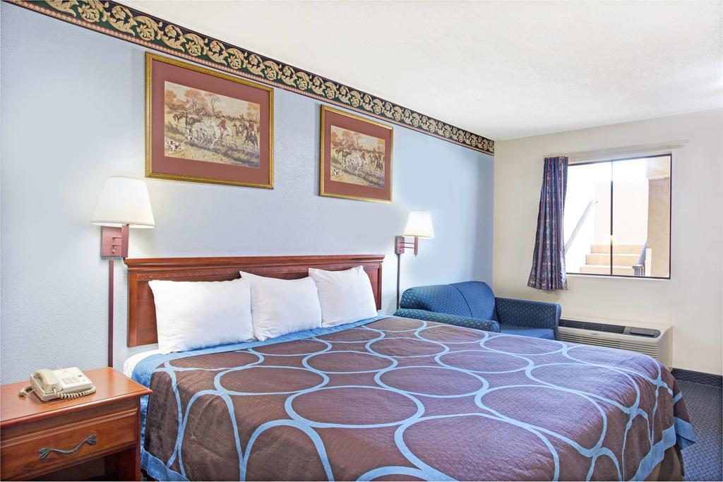 Super 8 By Wyndham Suwanee Hotel Buitenkant foto