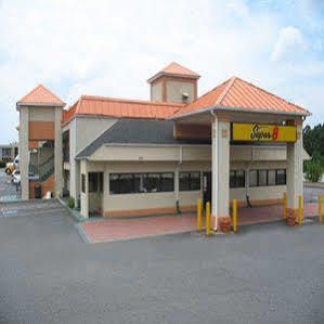 Super 8 By Wyndham Suwanee Hotel Buitenkant foto